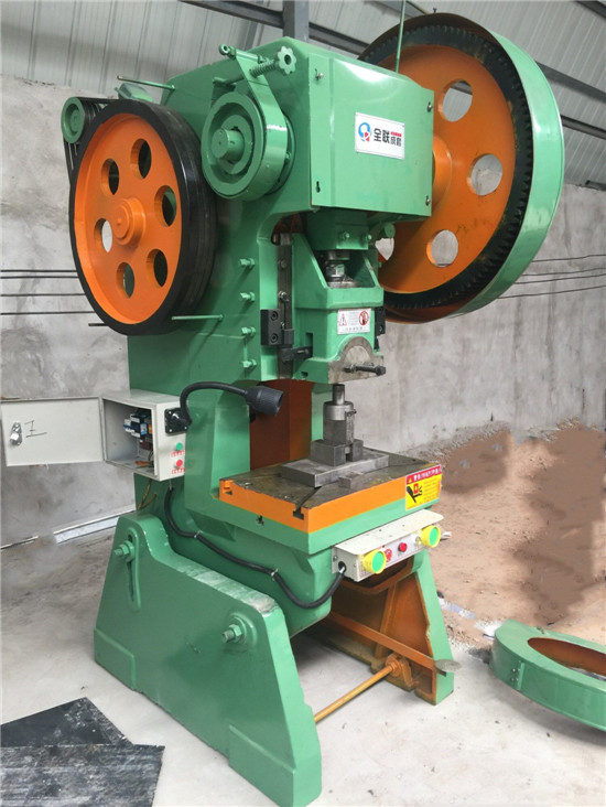 可(ke)傾式(shi)壓力(li)機