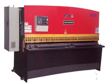 哪(na)些配(pei)件是(shi)液壓(ya)剪闆(pan)機設(she)備上(shang)不可(ke)缺少(shao)的?