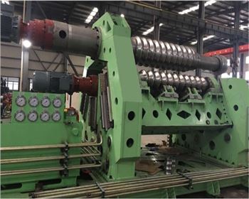 西(xi)安電液伺(si)服四輥波(bo)紋闆卷闆(pan)機